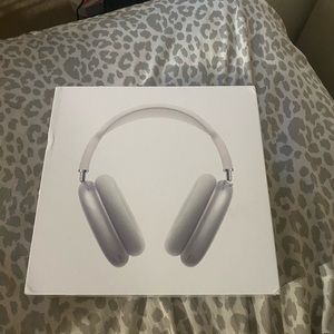 apple airpod max white (replaced items)